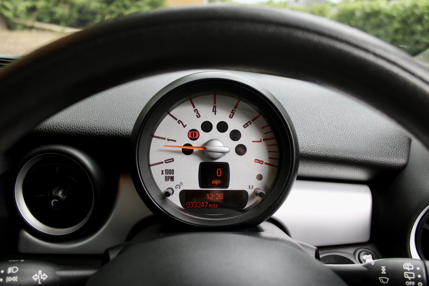 MINI Hatch 1.6 Cooper Hatchback 3dr Petrol Manual Euro 5 (s/s) (122 ps)