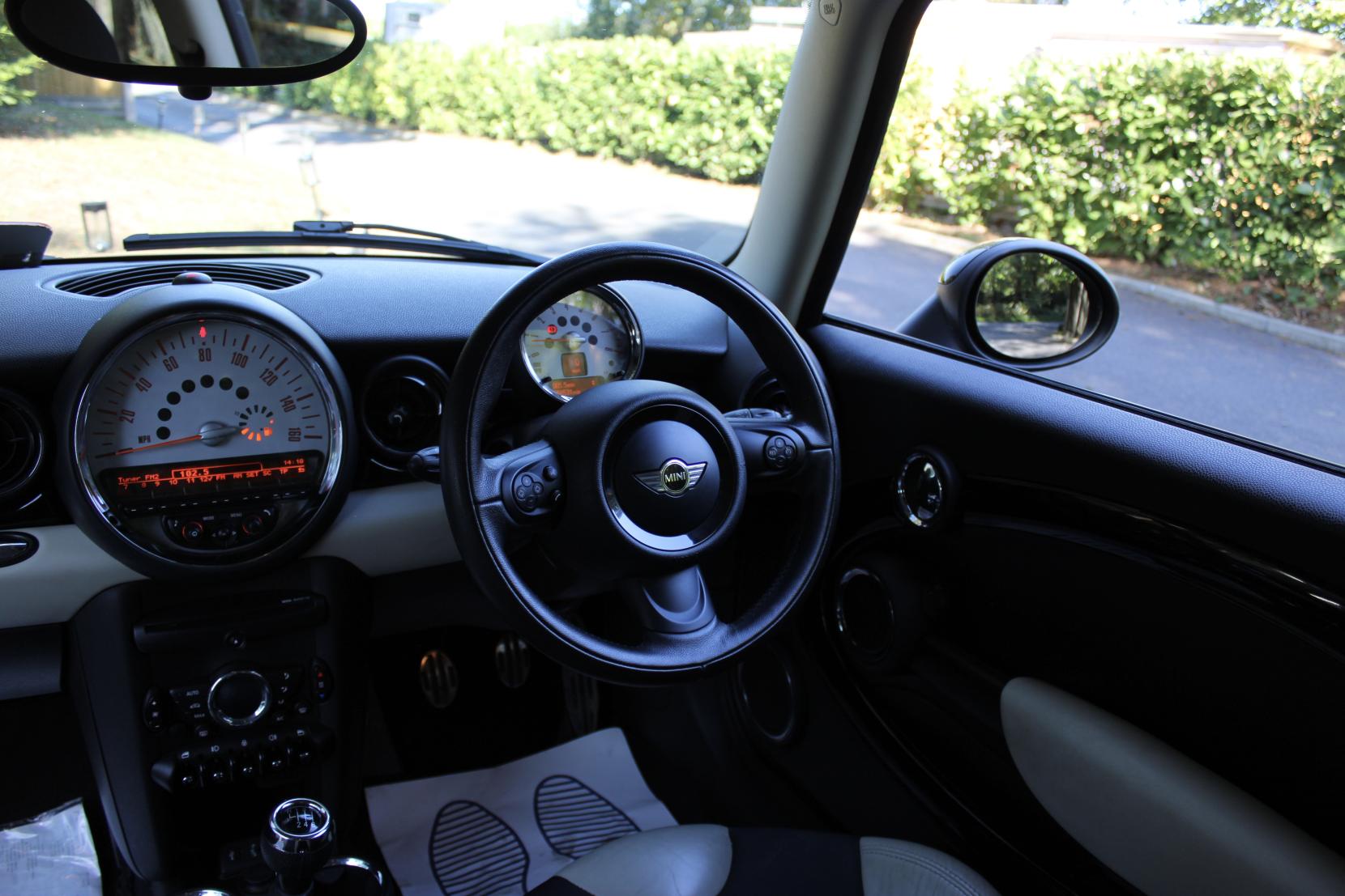 MINI Hatch 1.6 Cooper S Hatchback 3dr Petrol Manual Euro 5 (s/s) (184 ps)