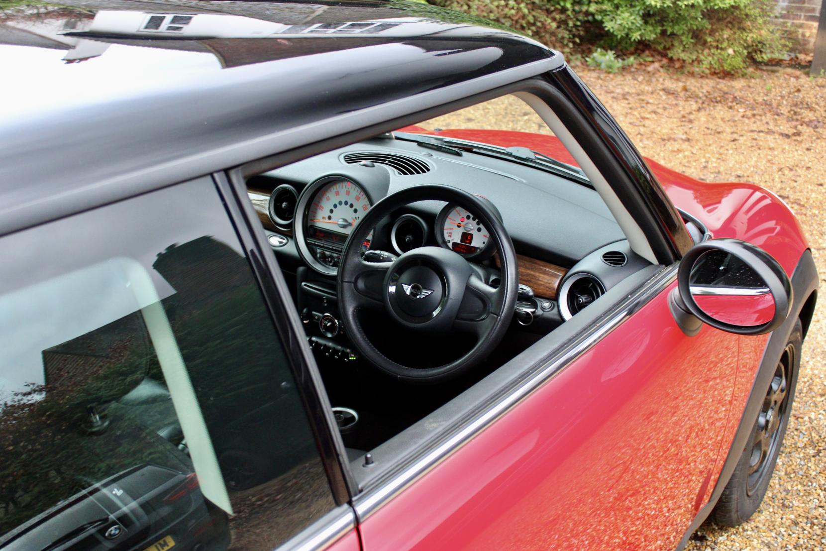 MINI Hatch 1.6 Cooper Hatchback 3dr Petrol Manual Euro 5 (s/s) (122 ps)