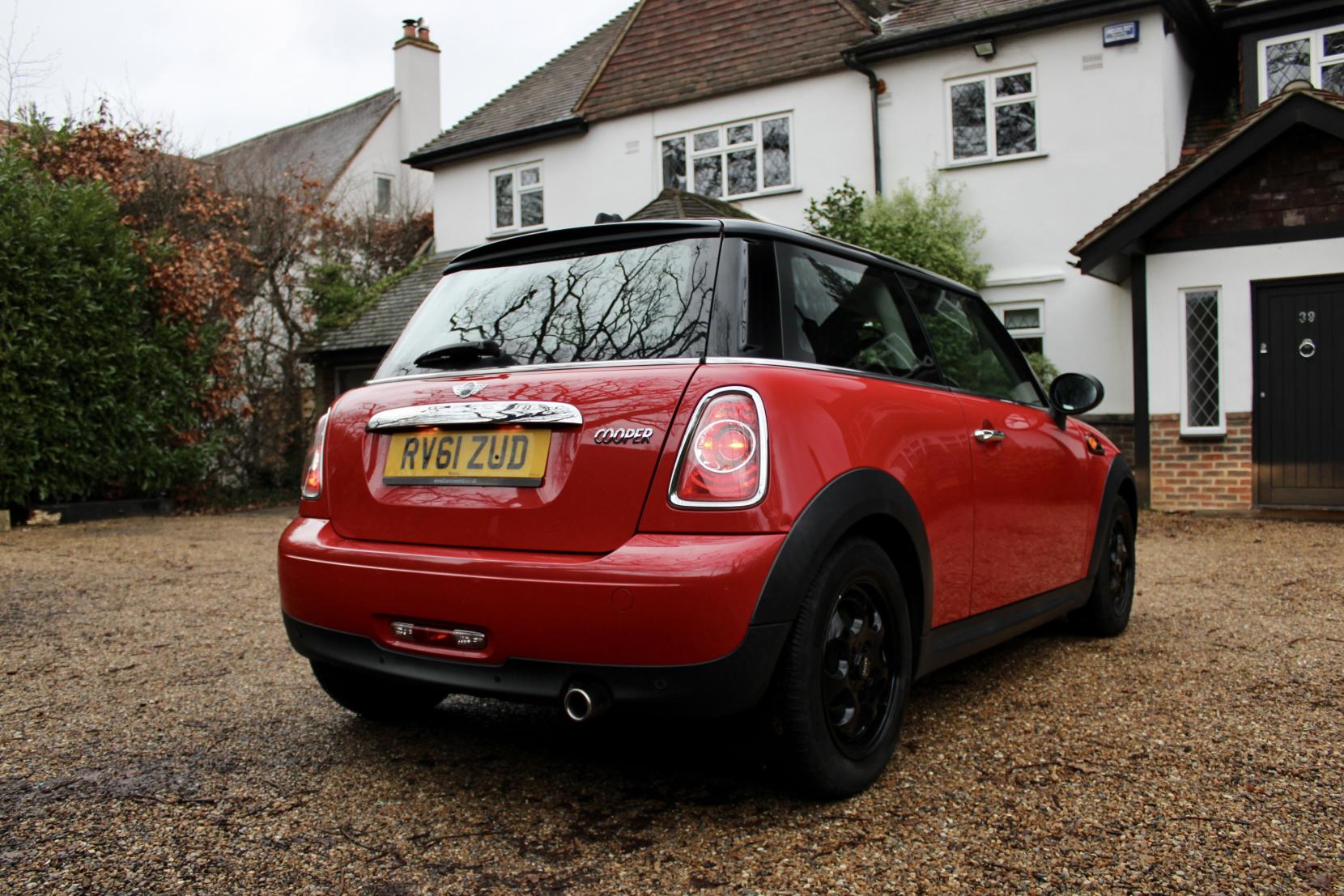 MINI Hatch 1.6 Cooper Hatchback 3dr Petrol Manual Euro 5 (s/s) (122 ps)