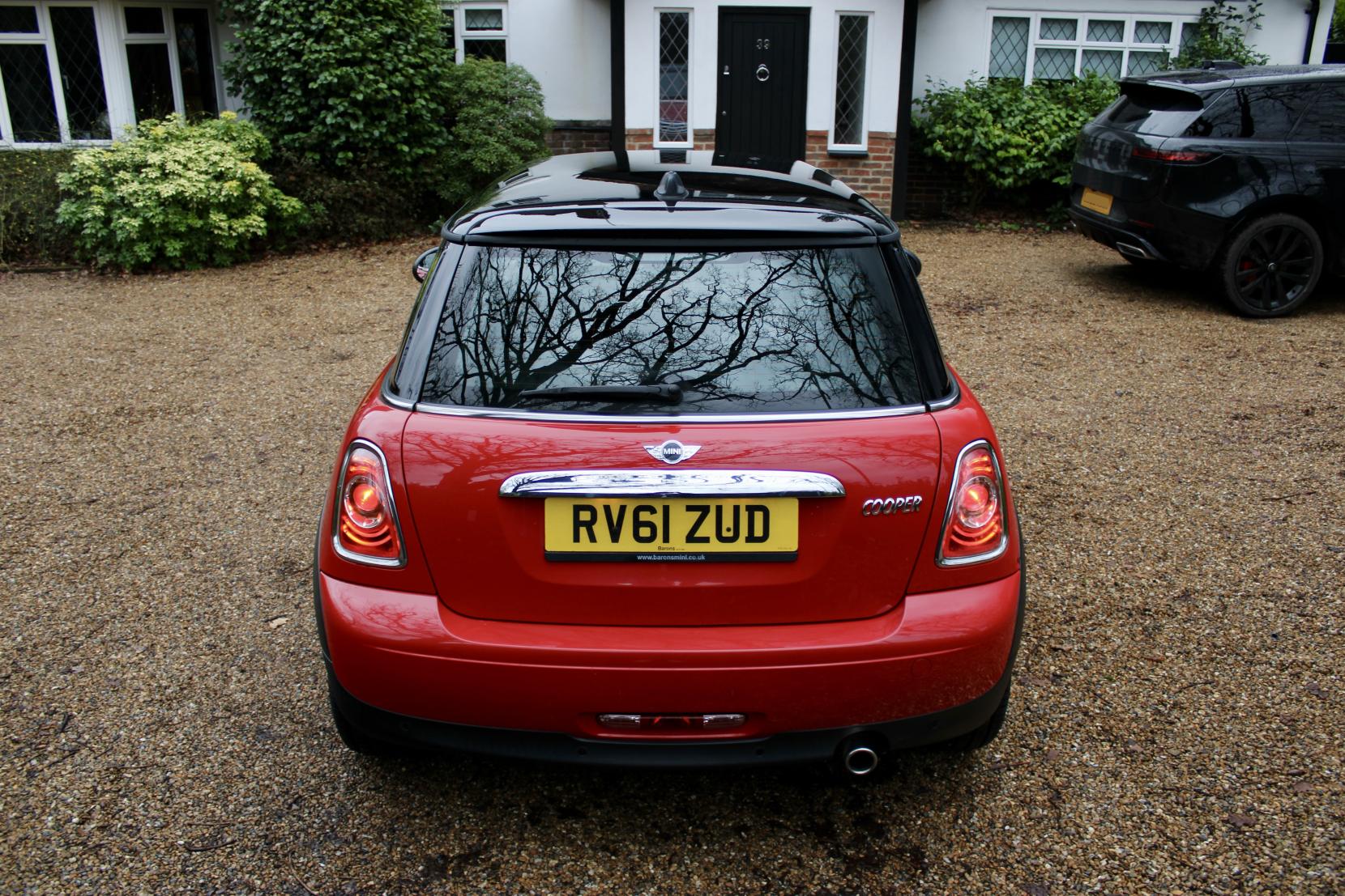 MINI Hatch 1.6 Cooper Hatchback 3dr Petrol Manual Euro 5 (s/s) (122 ps)